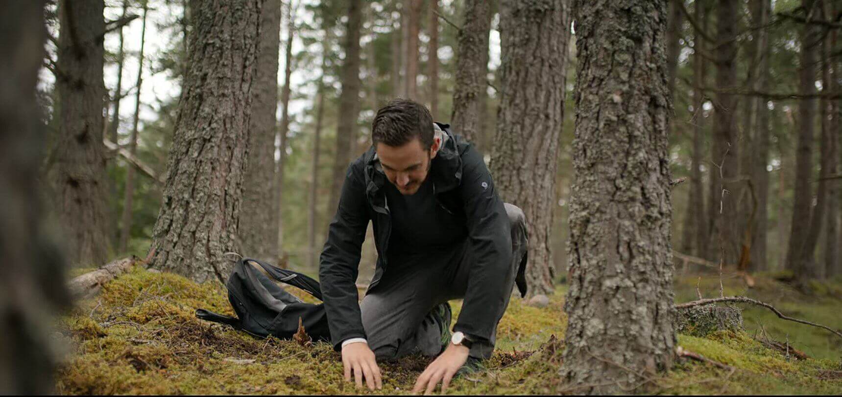 Our lab's Tom Crowther in Netflix' Alien Worlds, looking for mycelial networks below ground!